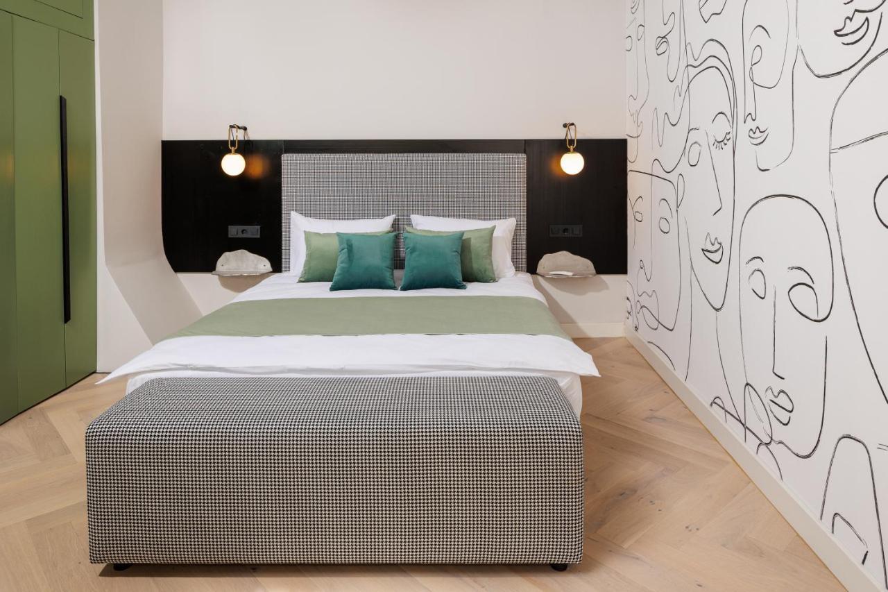 Aries' Collection Luxury Suites Brasov Exterior photo