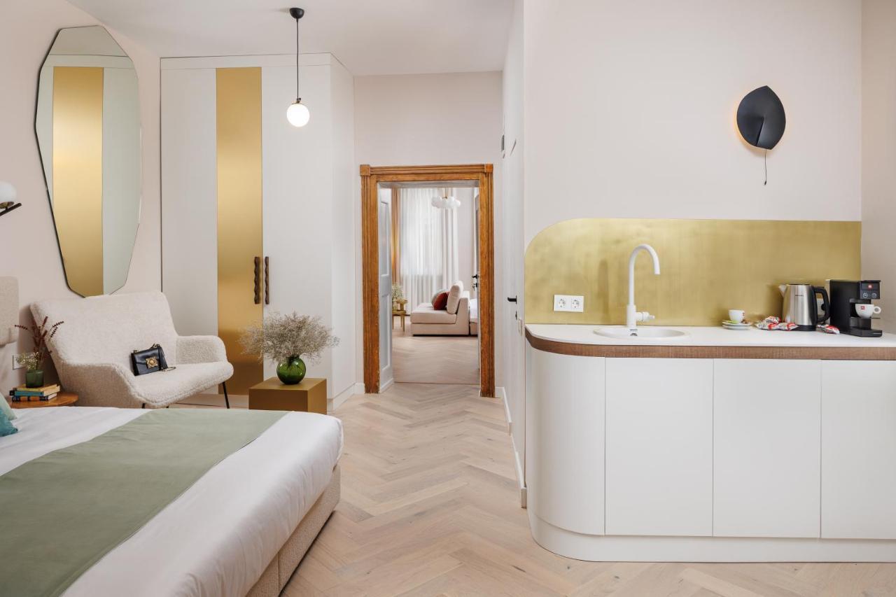 Aries' Collection Luxury Suites Brasov Exterior photo